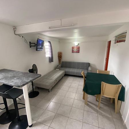 Logement De 40M2 Avec Terrasse, Moderne Et Equipe Petit-Canal Exterior foto