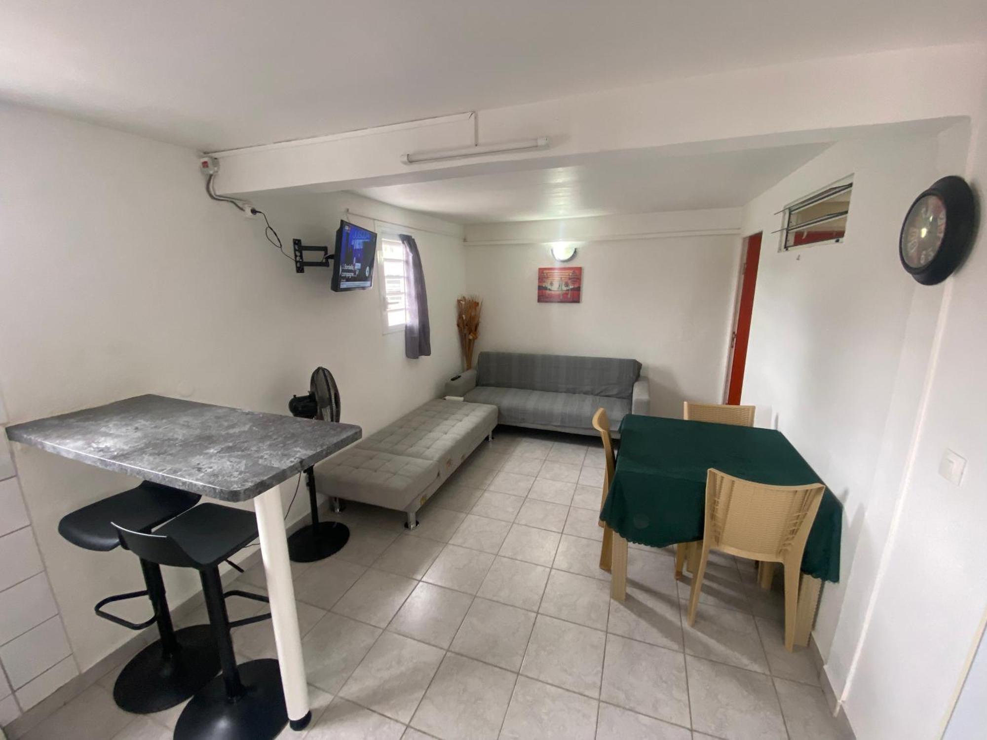 Logement De 40M2 Avec Terrasse, Moderne Et Equipe Petit-Canal Exterior foto