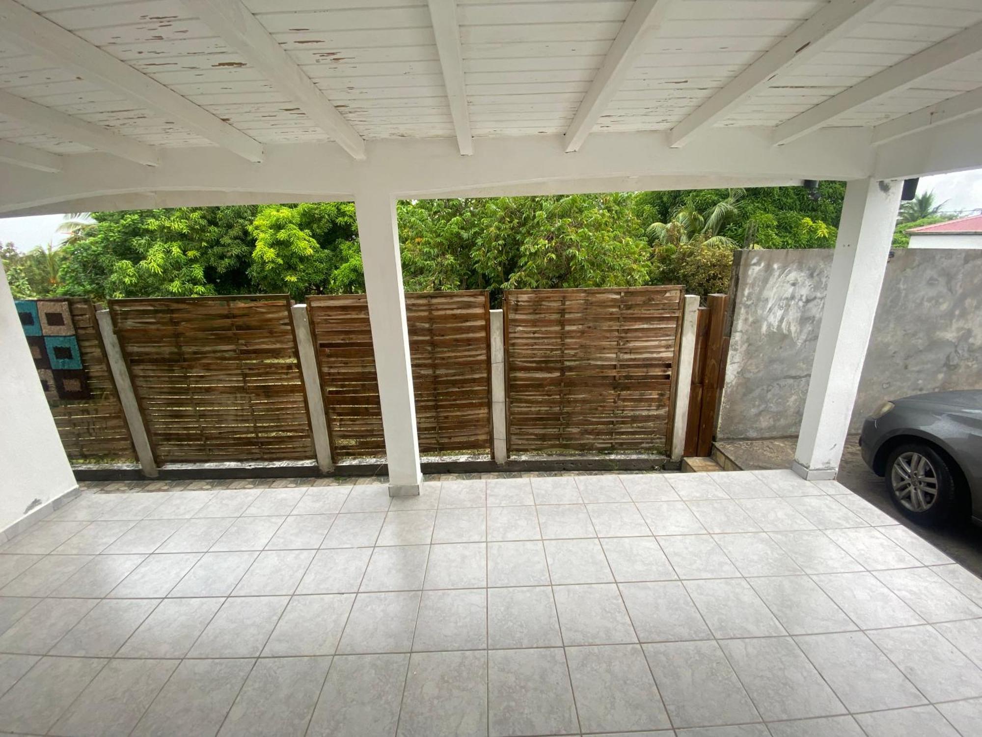 Logement De 40M2 Avec Terrasse, Moderne Et Equipe Petit-Canal Exterior foto